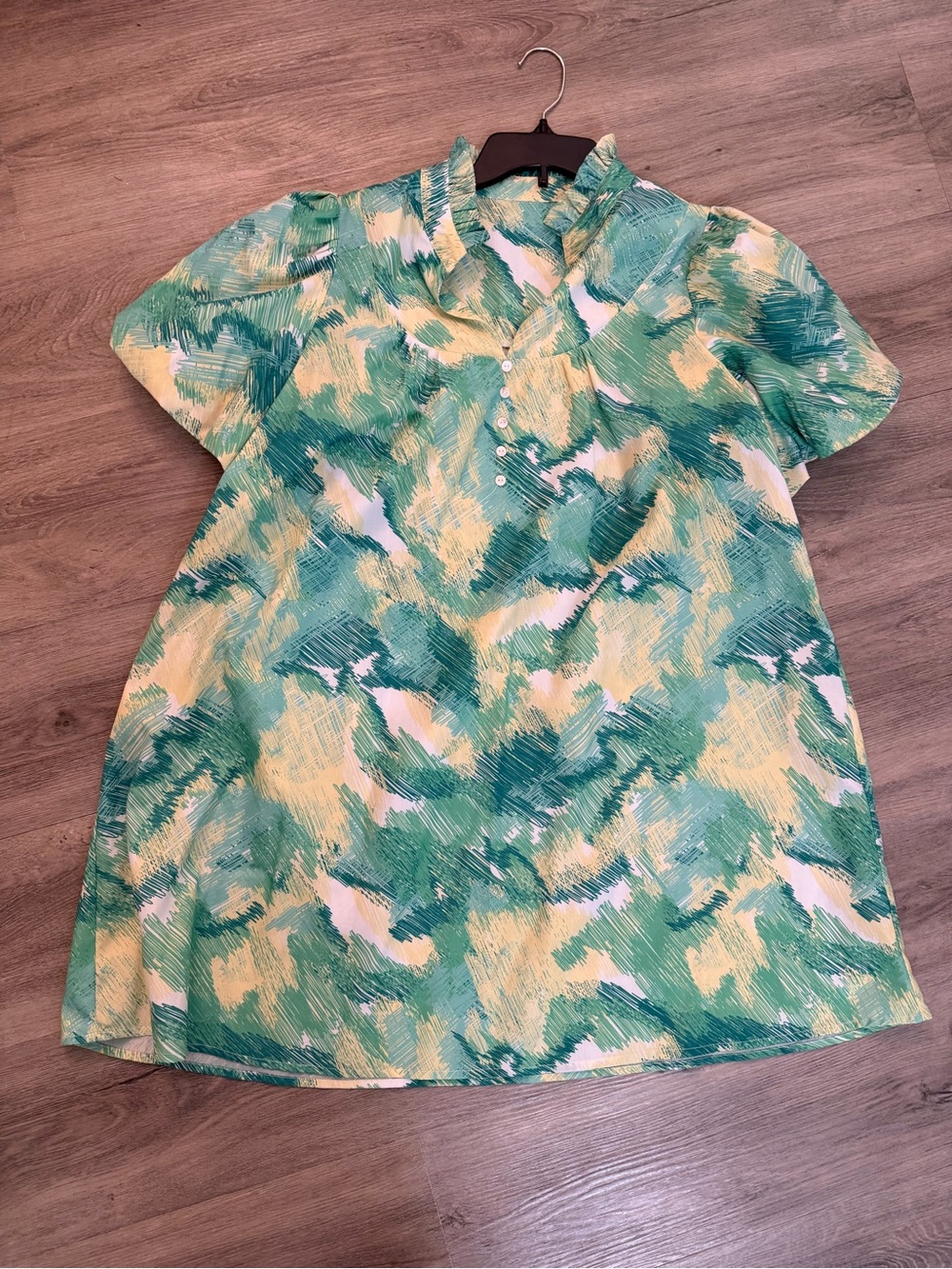 Women's Green Abstract Print Short-Sleeve dress